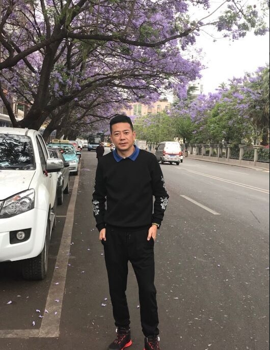 宁静致远的第一张照片--九龙交友中心