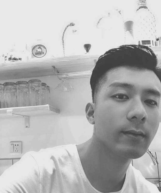 jimmy的第一张照片--九龙交友中心