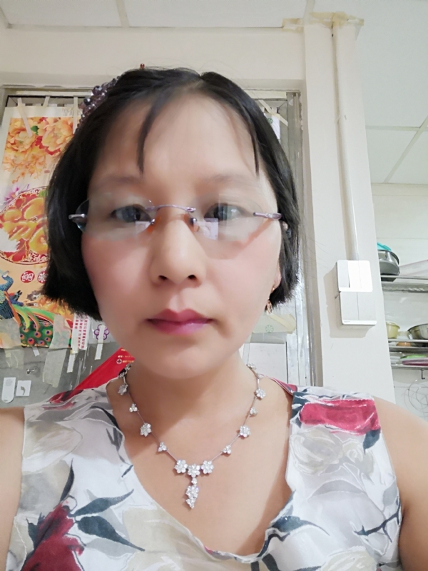 钟烨的第一张照片--九龙交友中心